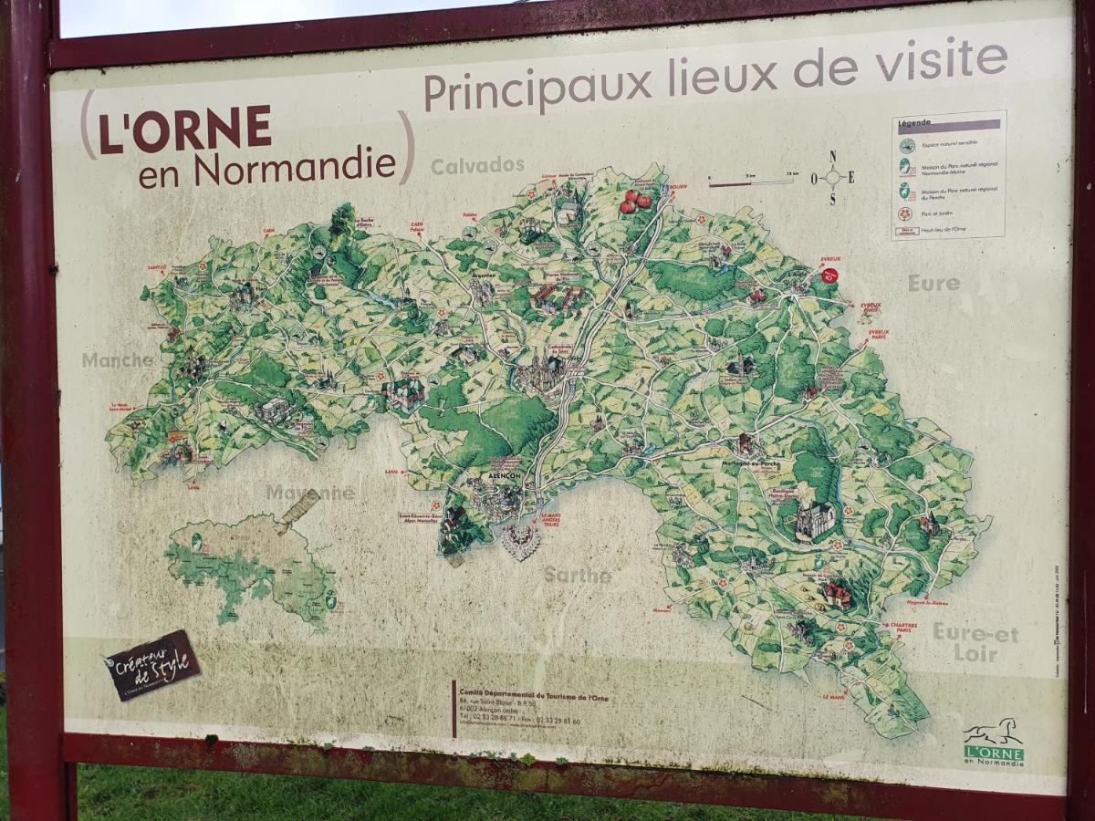 Sainte-Gauburge-Sainte-Colombe Au Petit Paradis מראה חיצוני תמונה